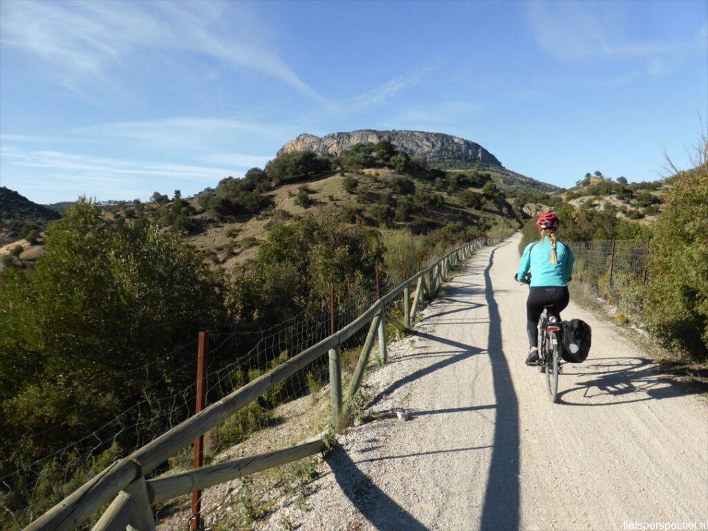 via-verde-de-la-sierra-zaframagon-gieren-rots