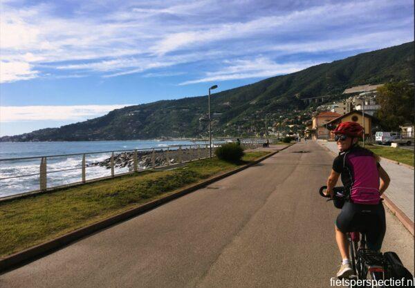 Pista-Ciclabile-Della-Riviera-Liguria-Apenijen.jpg